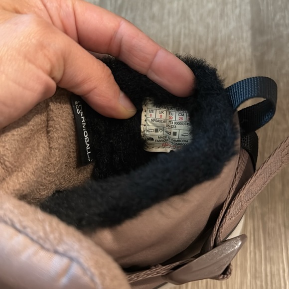 The North Face Thermoball Pull-On Boots - Picture 2 of 5